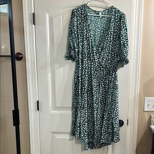 Green and White Puff Sleeve Midi Sundress